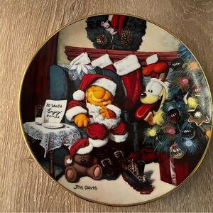 Garfield’s Christmas Not A Fat Cat Was Stirring porcelain holiday plate
